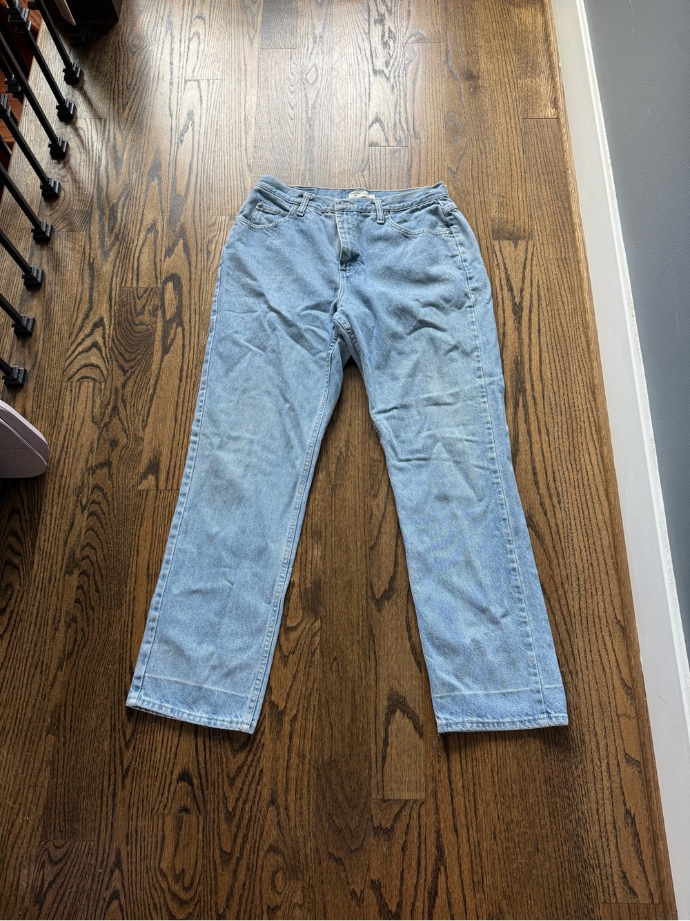 Lee Riders Women’s Relaxed fit Mid Rise Light Wash Straight Denim Jeans 12